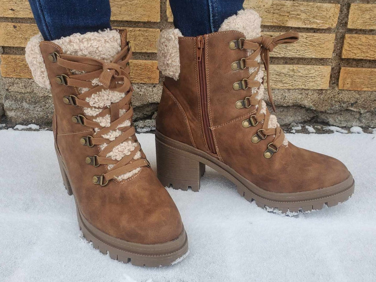 Very G: Alpine Boots (Tan)