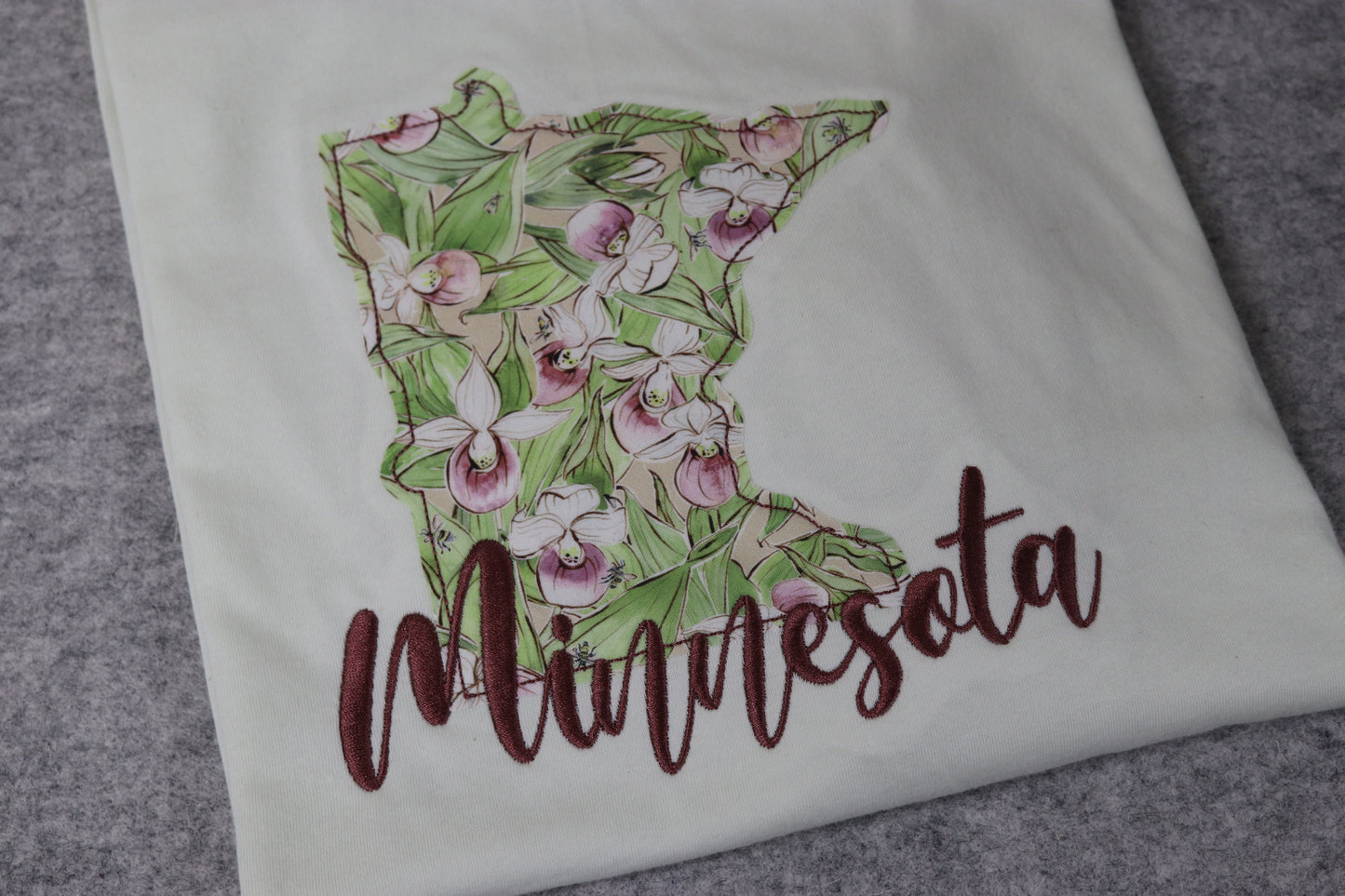 Minnesota (Showy Lady's Slipper) T-shirt