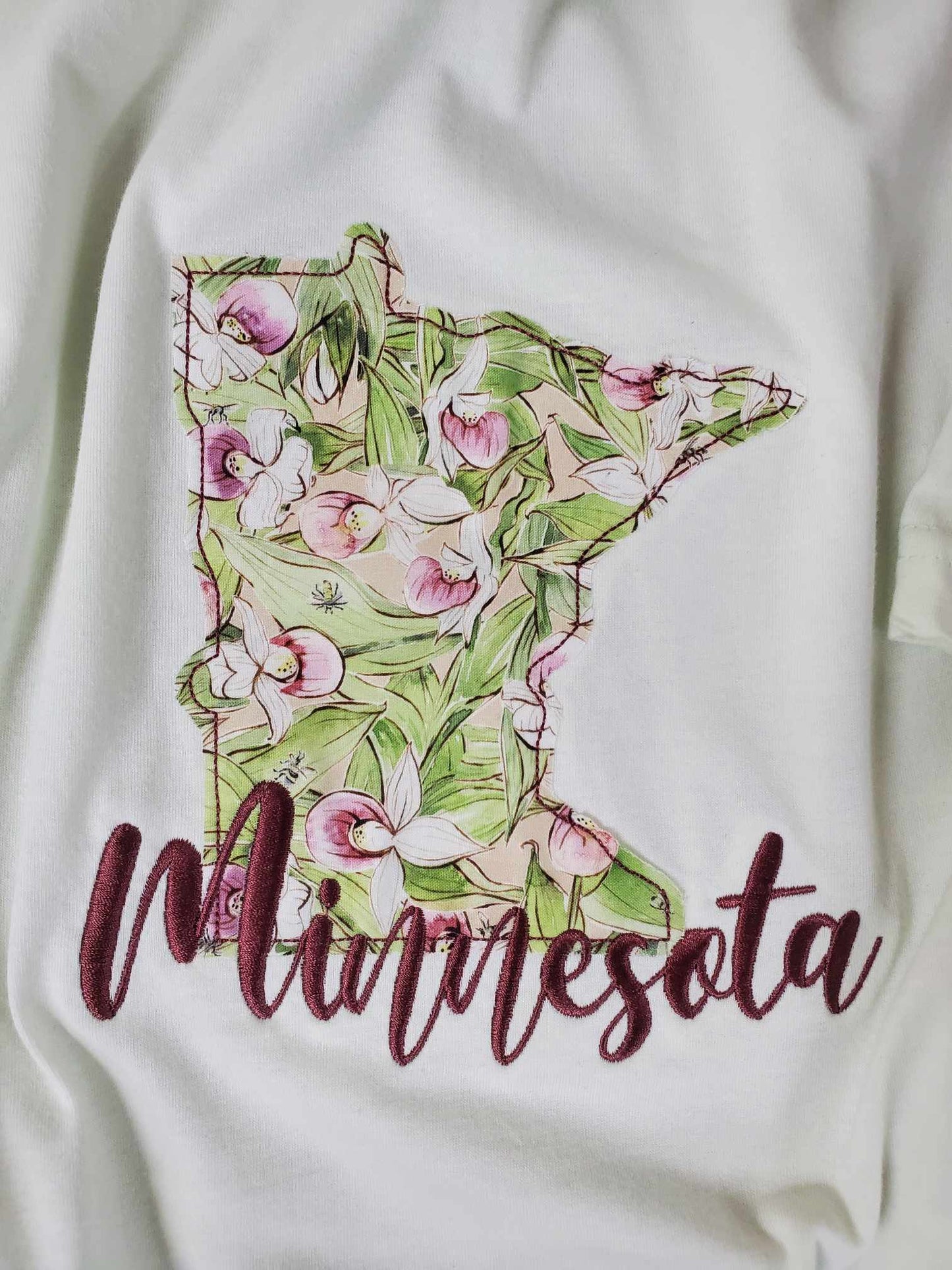 Minnesota (Showy Lady's Slipper) T-shirt